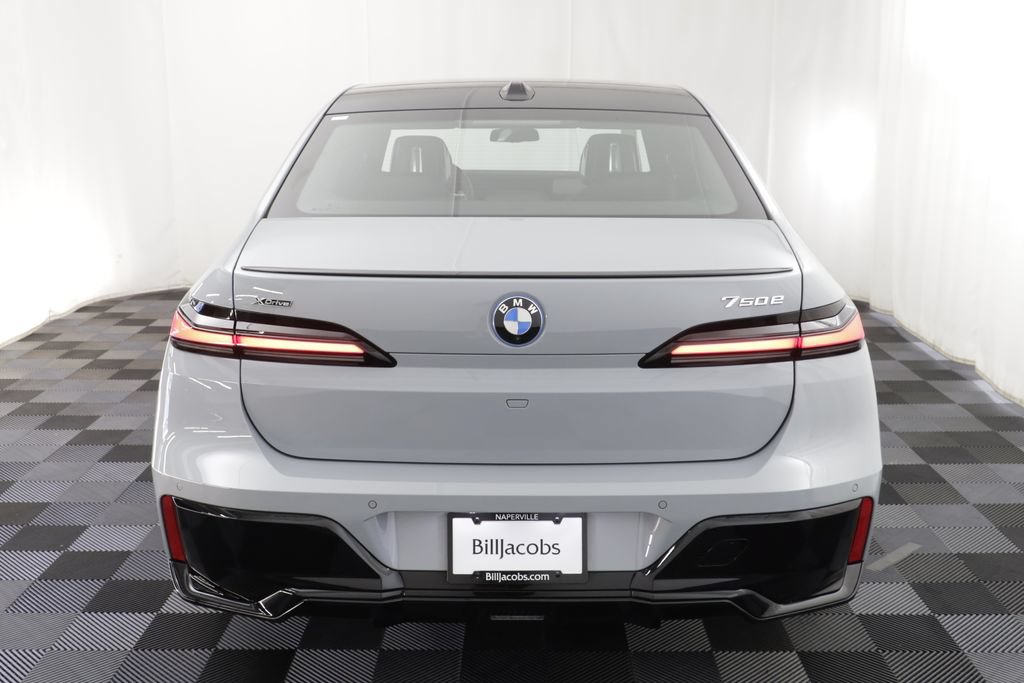 Used 2026 BMW 750e xDrive w/ Autobahn Package AWD/4WD image 20
