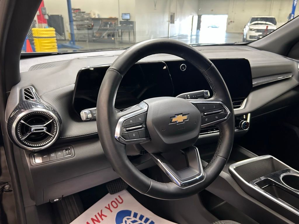 Used 2025 Chevrolet Equinox LT AWD/4WD image 21