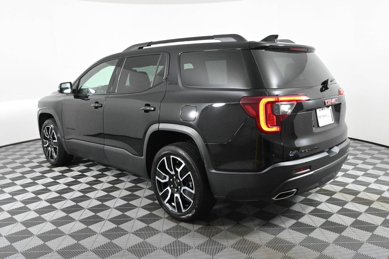 Used 2021 GMC Acadia SLE w/ Driver Convenience Package FWD image 5