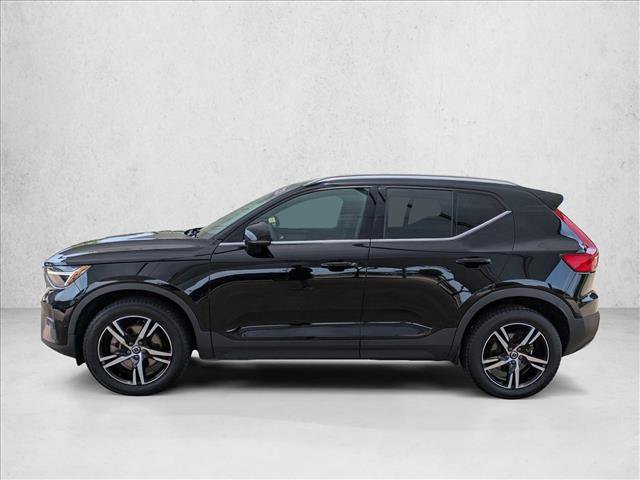 Used 2023 Volvo XC40 B5 Plus w/ Driver Assist Package AWD/4WD image 9