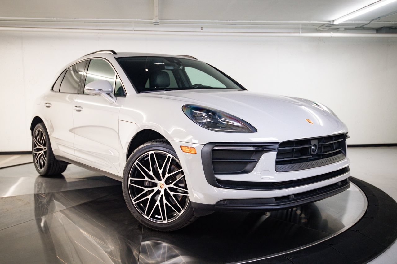 Certified 2023 Porsche Macan AWD/4WD image 9