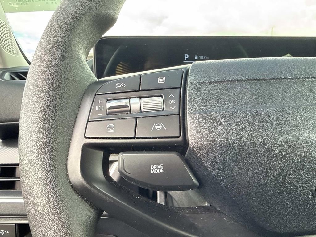 Used 2025 Kia K4 LXS image 31