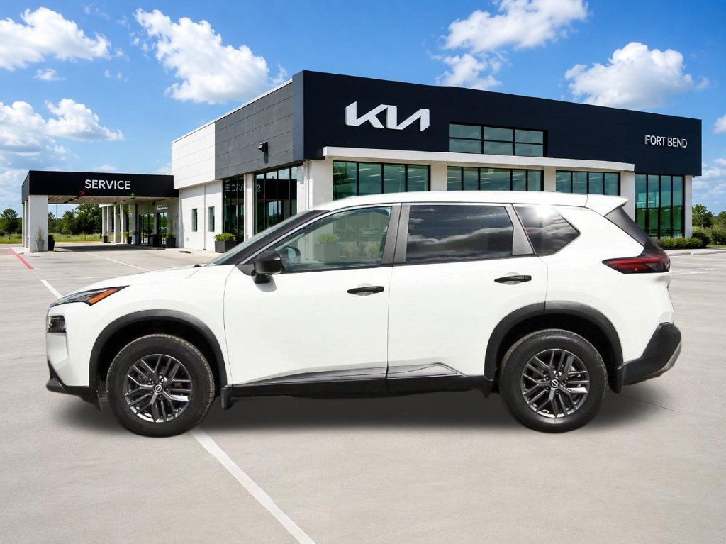 Used 2023 Nissan Rogue S FWD image 8