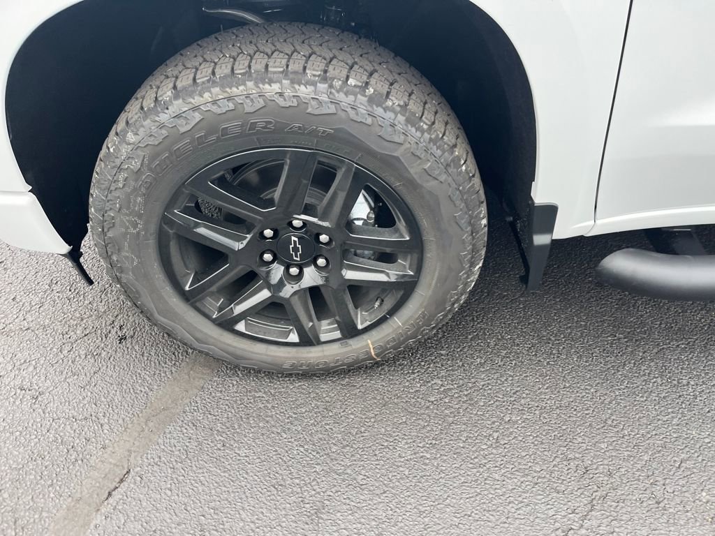 New 2026 Chevrolet Silverado 1500 Custom w/ Turbomax Blackout Package image 31