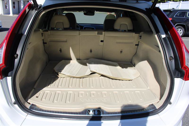 Used 2015 Volvo XC60 T6 w/ Proximity Package AWD/4WD image 14