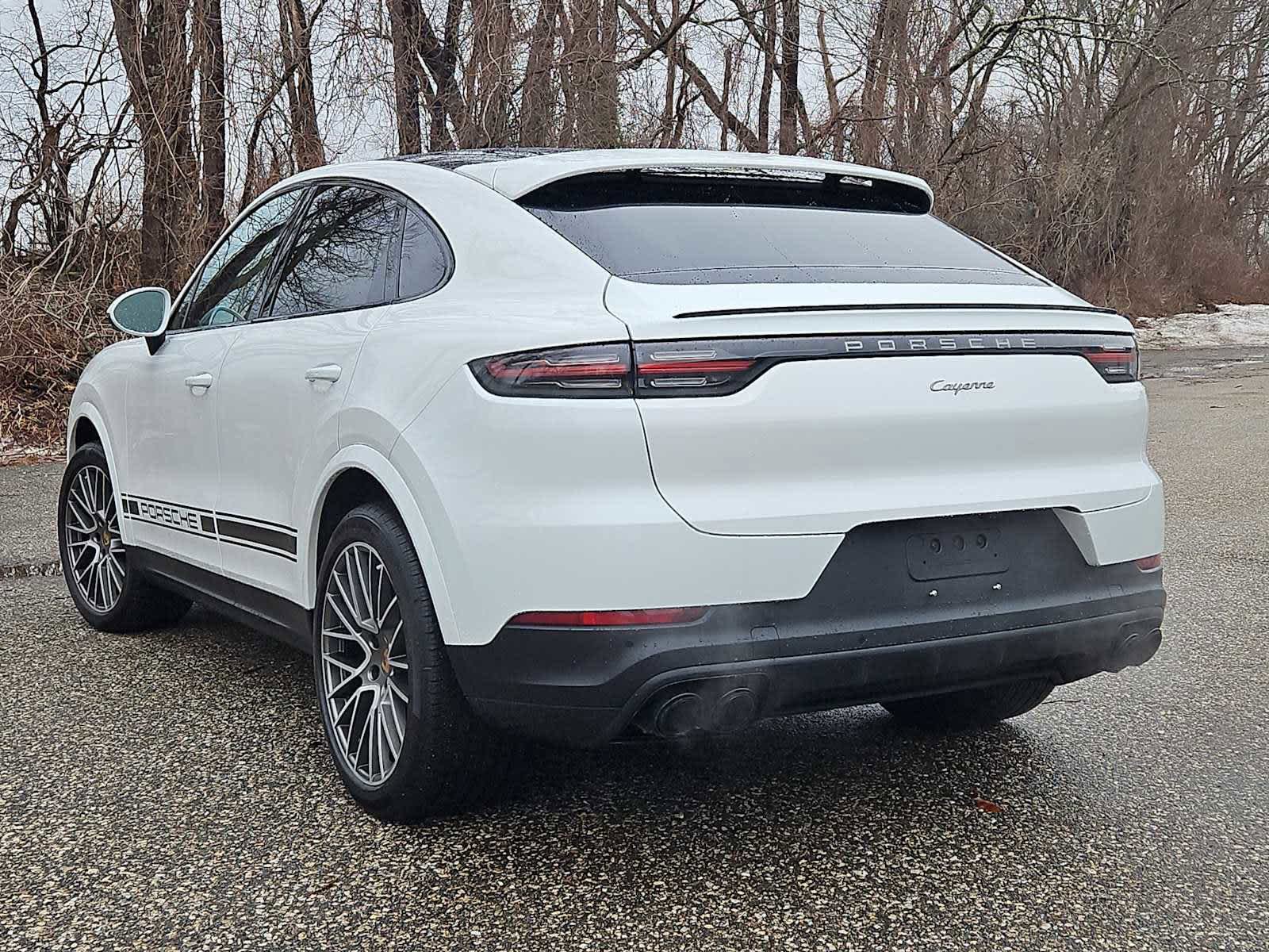 Certified 2023 Porsche Cayenne Platinum Edition AWD/4WD image 3