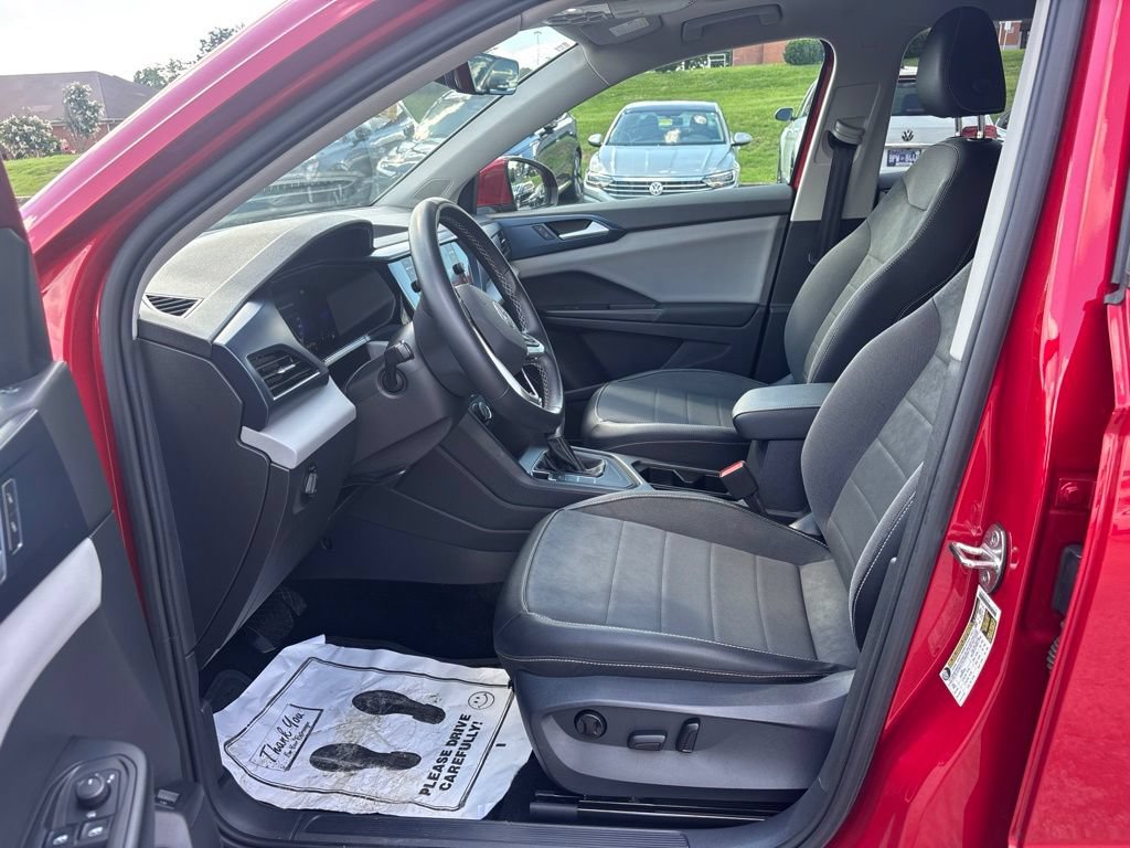Certified 2022 Volkswagen Taos SE FWD image 14