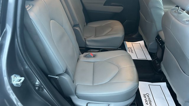 Used 2023 Toyota Highlander Limited image 52