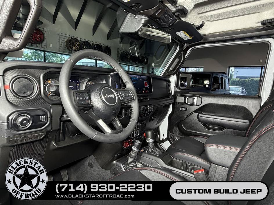 Used 2025 Jeep Wrangler Unlimited Rubicon AWD/4WD image 14