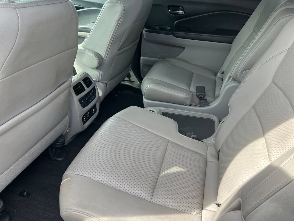 Used 2017 Honda Pilot Elite image 11