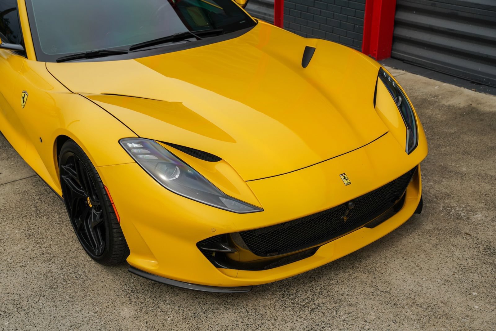 Used 2019 Ferrari 812 Superfast RWD image 3