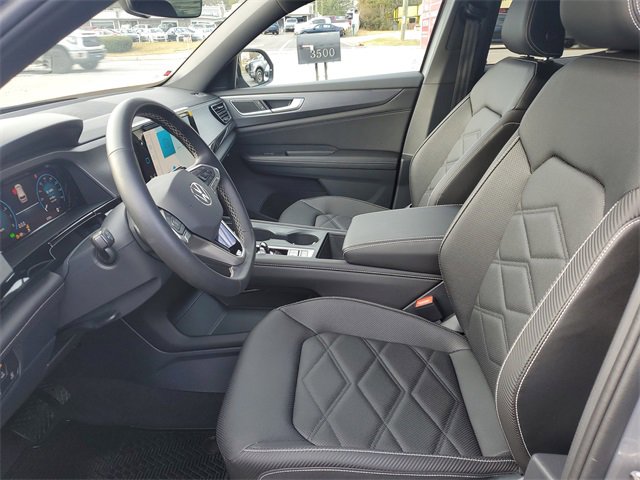 Used 2025 Volkswagen Atlas Cross Sport SE image 17