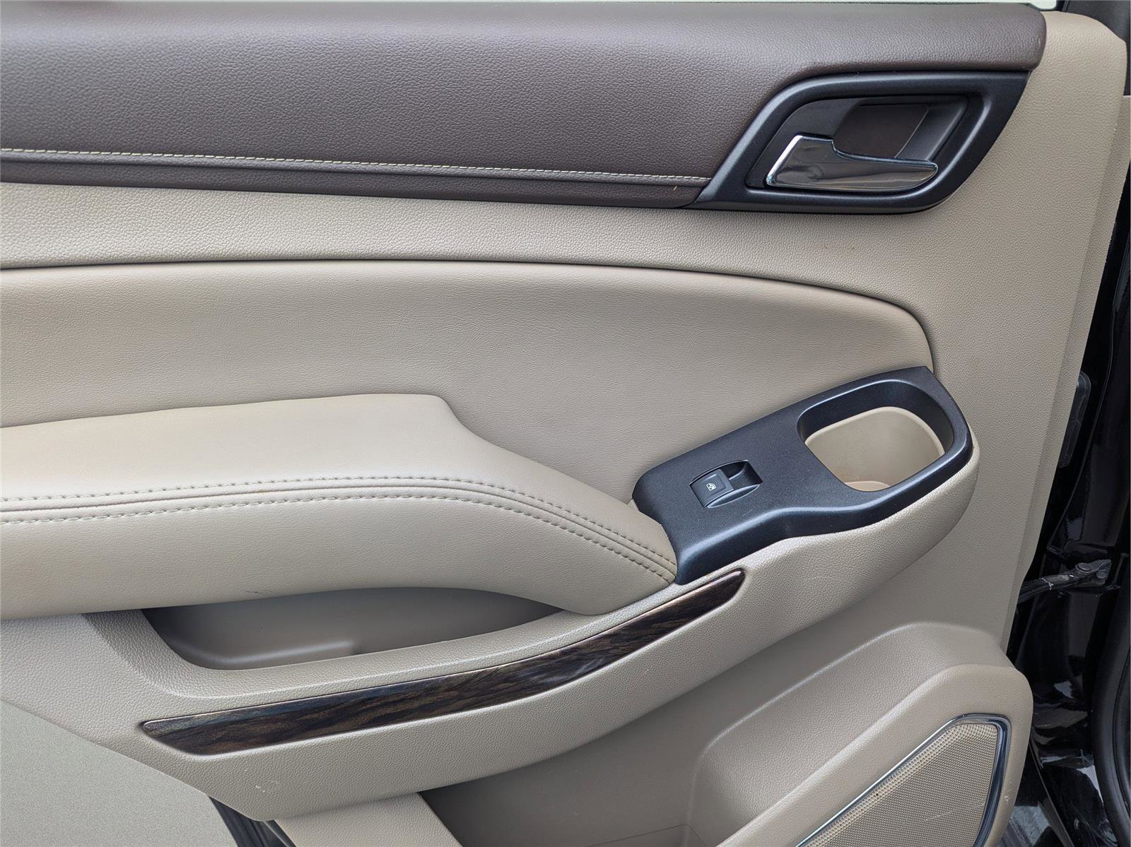 Used 2018 GMC Yukon SLT w/ Premium Edition image 11