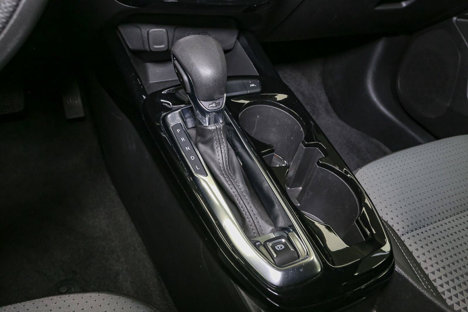 Used 2025 Chevrolet Trax LT FWD image 31