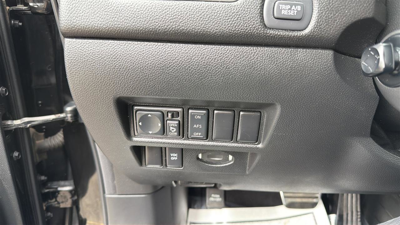 Used 2009 INFINITI FX35 2WD w/ Deluxe Touring Pkg image 27