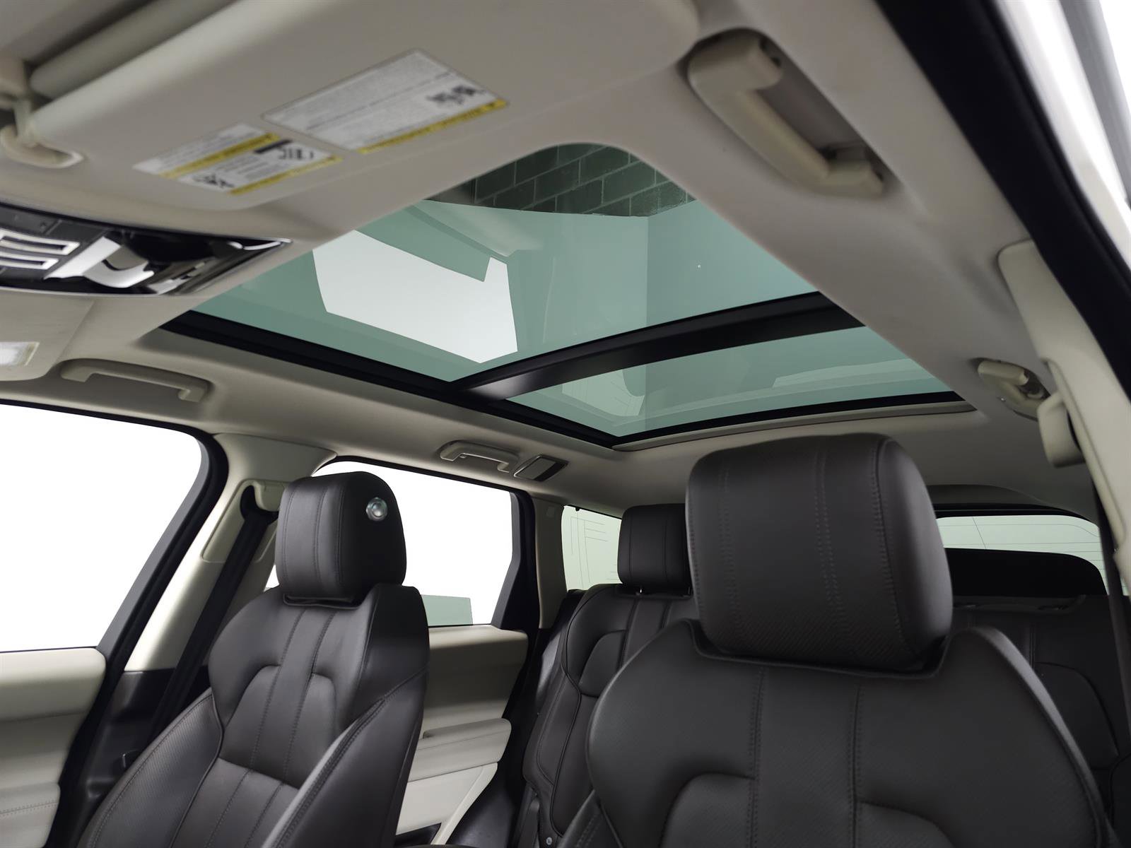 Used 2016 Land Rover Range Rover Sport HSE image 16