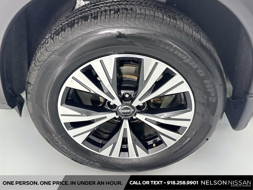 Used 2023 Nissan Rogue SV FWD image 29