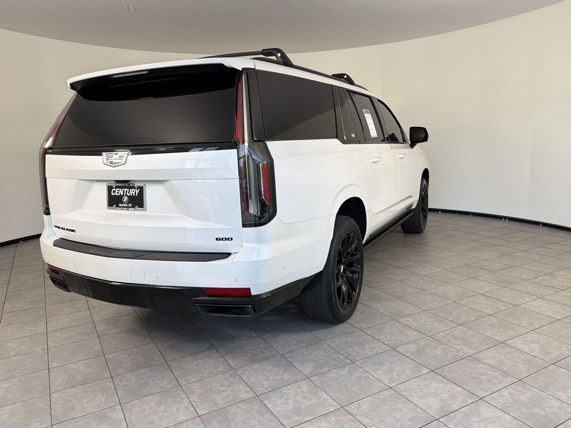 Used 2023 Cadillac Escalade ESV Sport w/ LPO, ONYX Package AWD/4WD image 9
