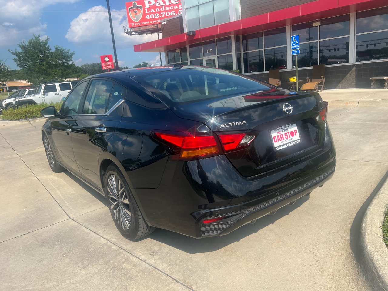 Used 2024 Nissan Altima 2.5 SV image 8