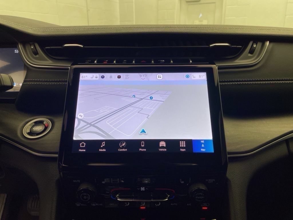 New 2025 Jeep Grand Cherokee Limited AWD/4WD image 14