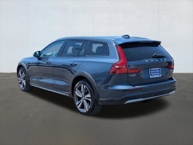 Used 2026 Volvo V60 B5 Cross Country Plus w/ Climate Package AWD/4WD image 3