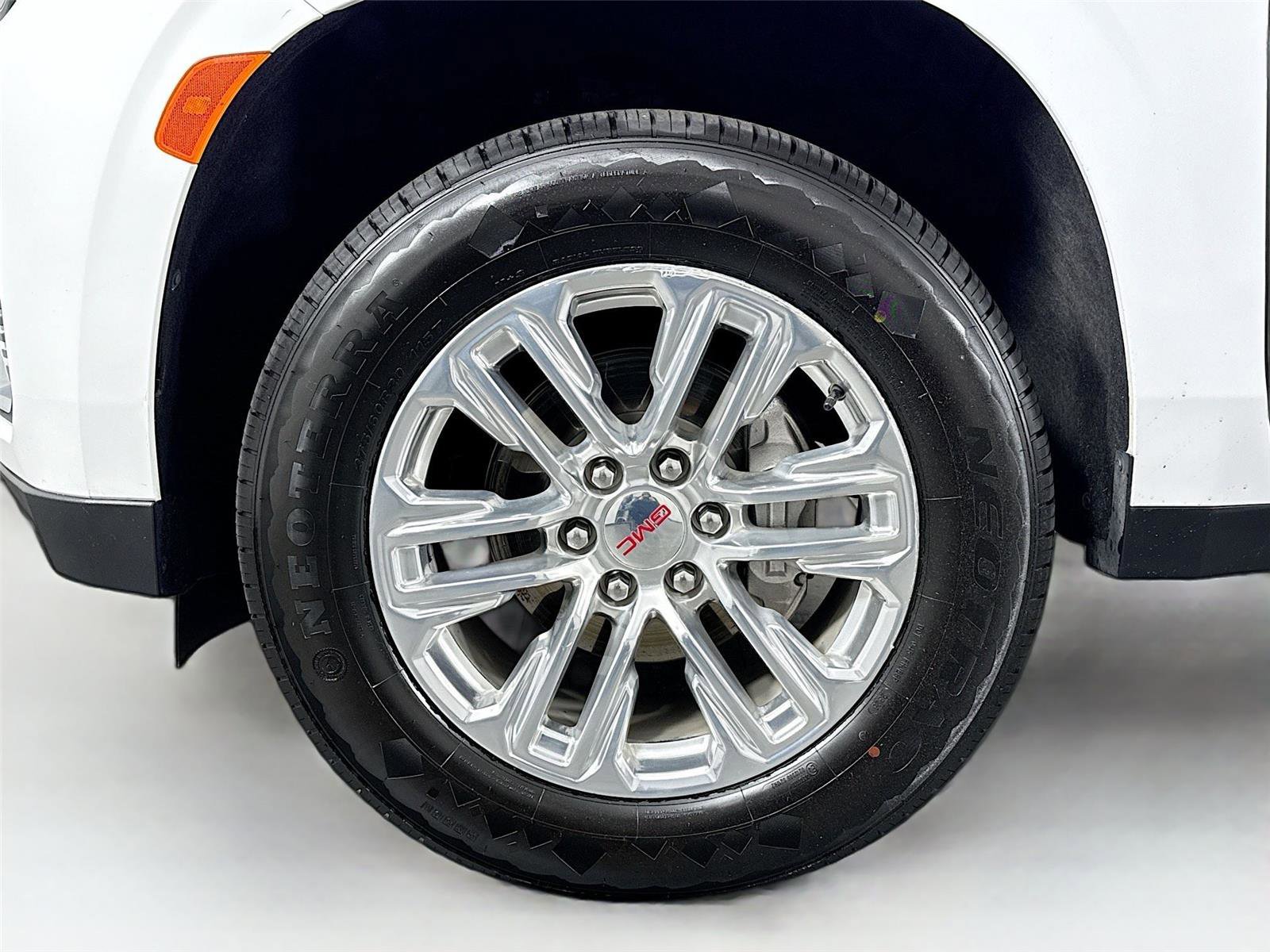 Used 2024 GMC Yukon XL SLT image 45