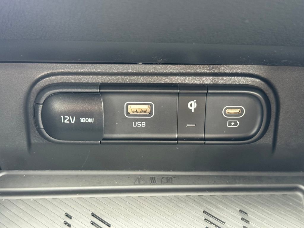 Certified 2025 Kia Sportage EX image 28