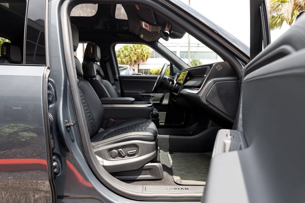 Used 2025 Rivian R1T Adventure AWD/4WD image 21