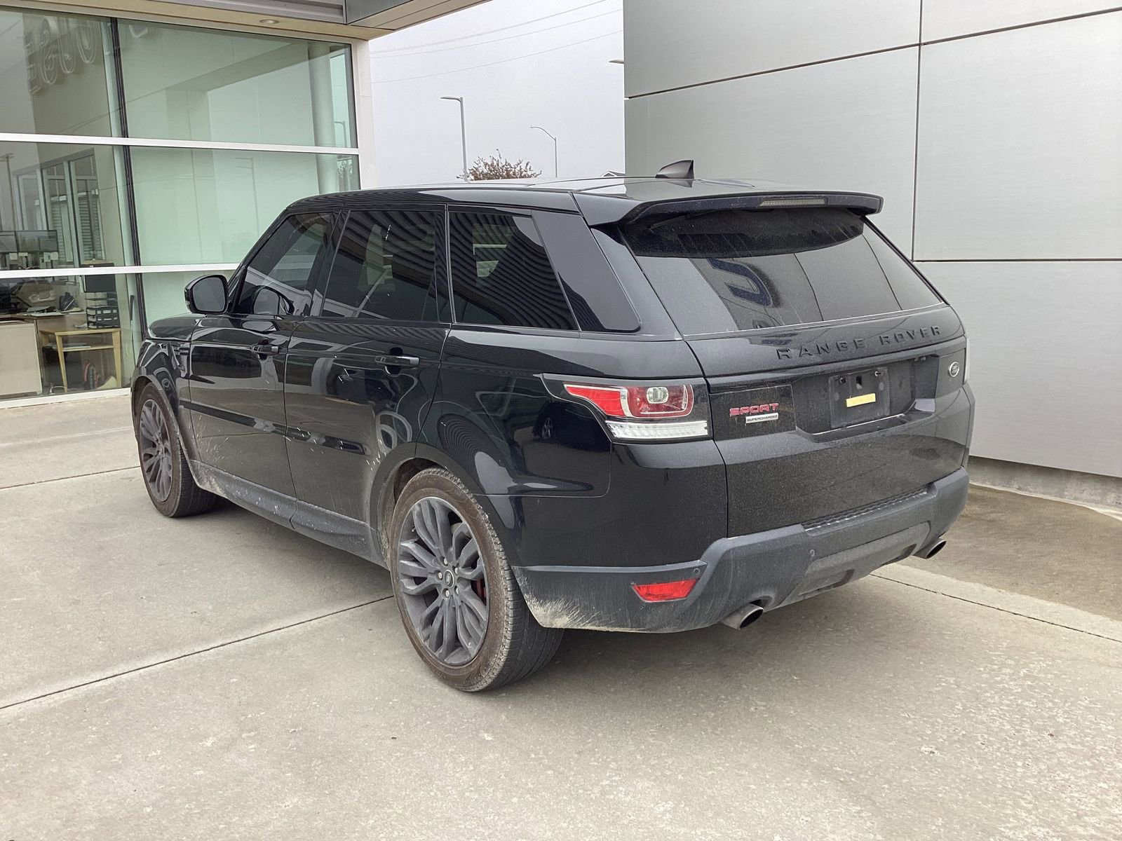 Used 2017 Land Rover Range Rover Sport Supercharged AWD/4WD image 2
