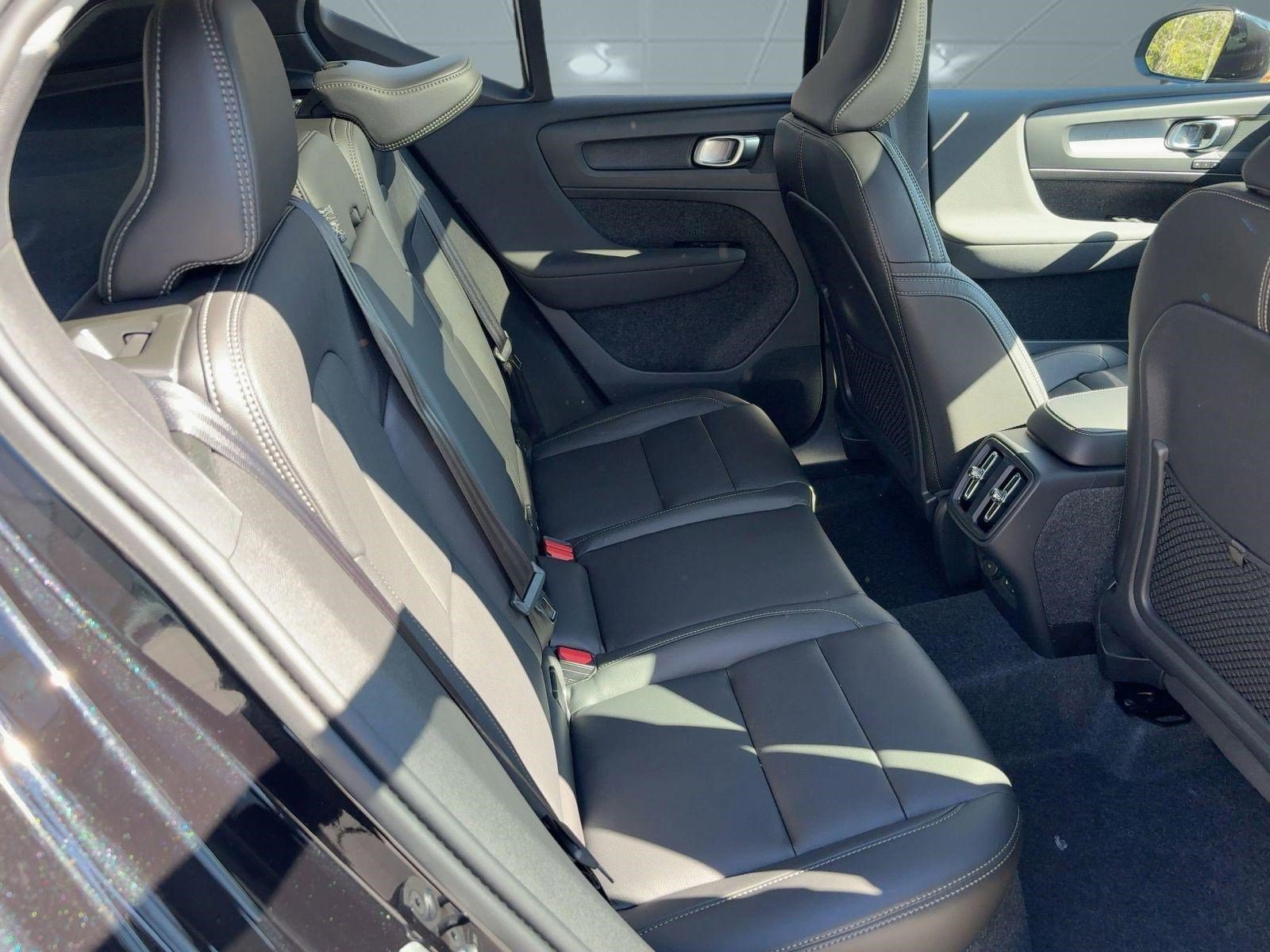 New 2026 Volvo XC40 B5 Plus w/ Climate Package AWD/4WD image 29