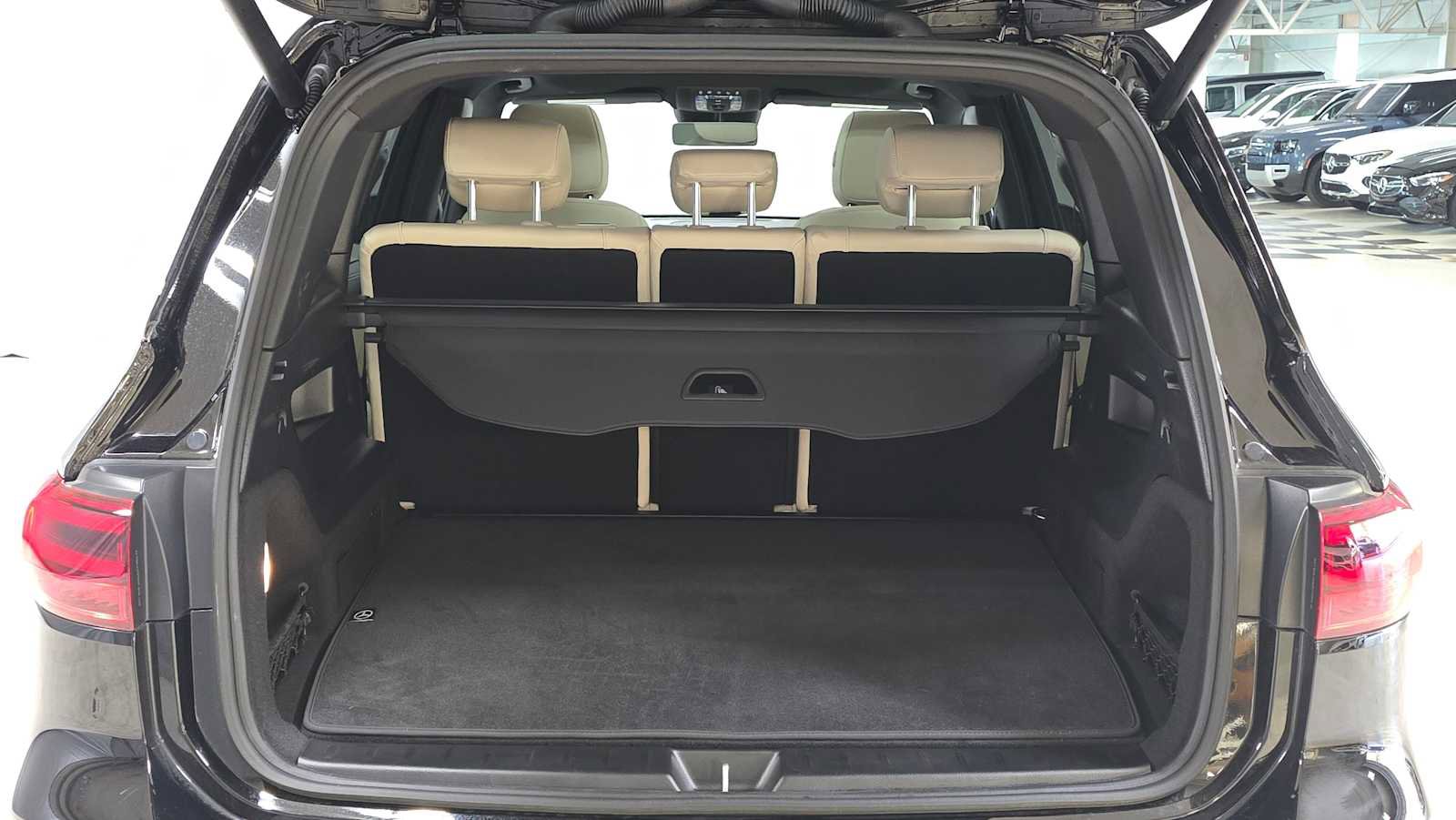 Certified 2025 Mercedes-Benz GLB 250 4MATIC image 14