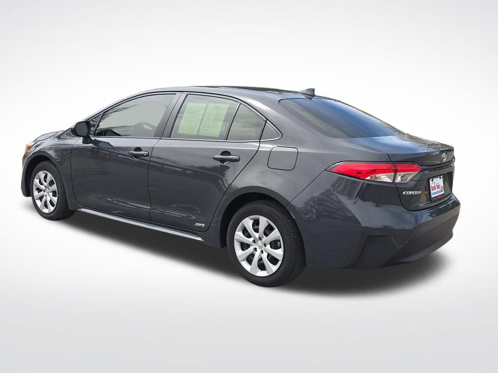 Used 2025 Toyota Corolla LE AWD/4WD image 3