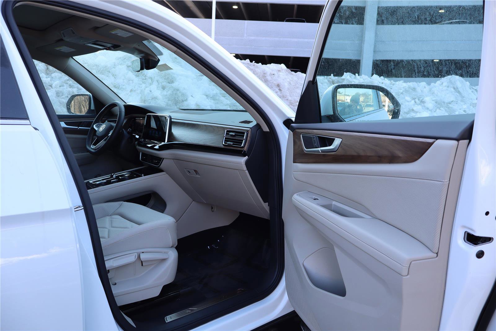 New 2026 Volkswagen Atlas SE image 25