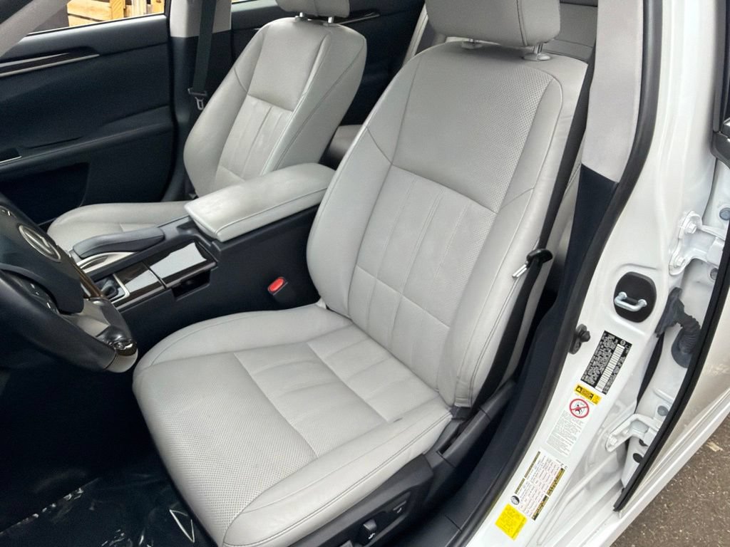 Used 2016 Lexus ES 350 w/ Luxury Package w/Wood Trim FWD image 20