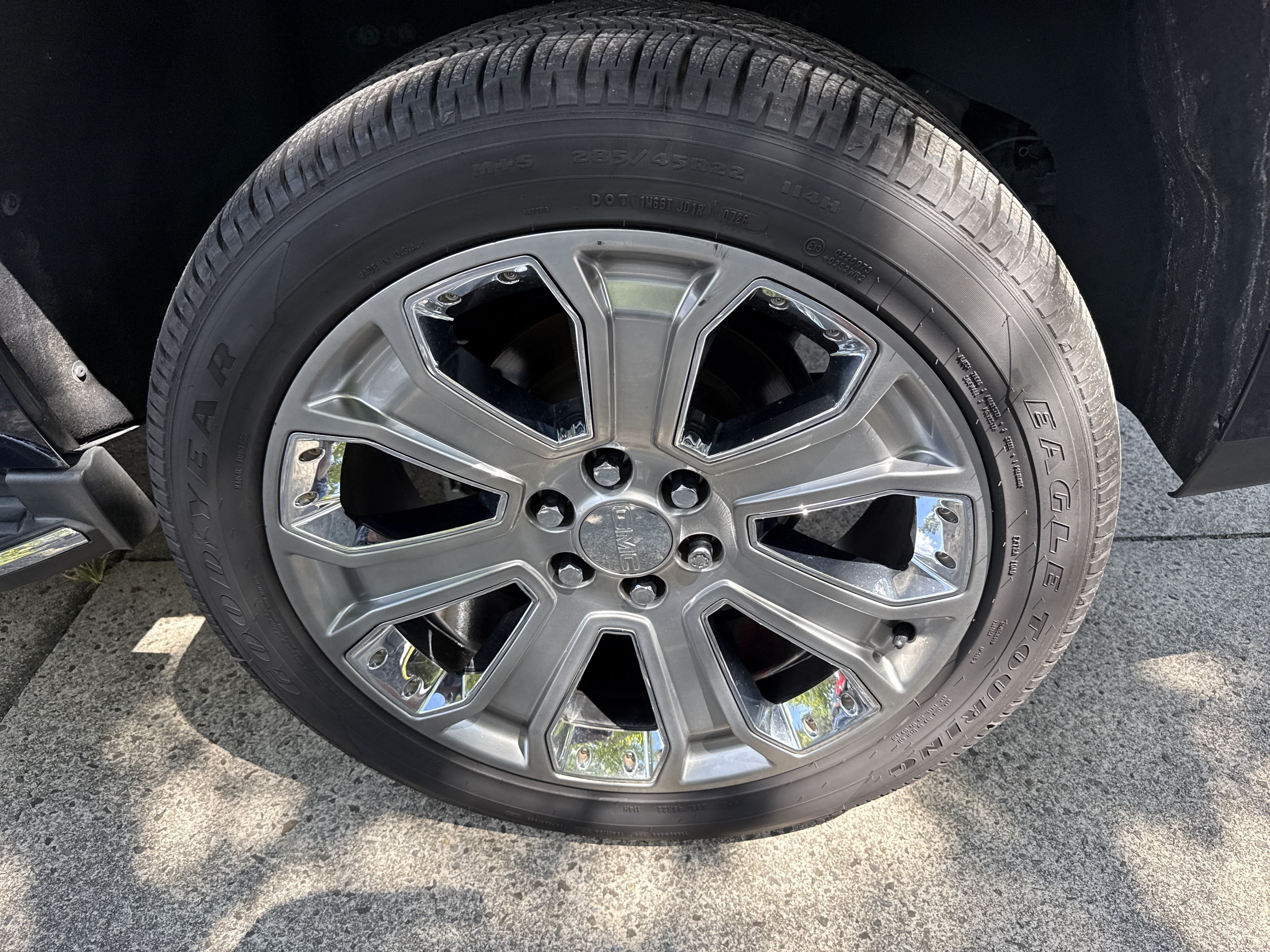 Used 2018 GMC Yukon SLT w/ Premium Edition RWD image 19