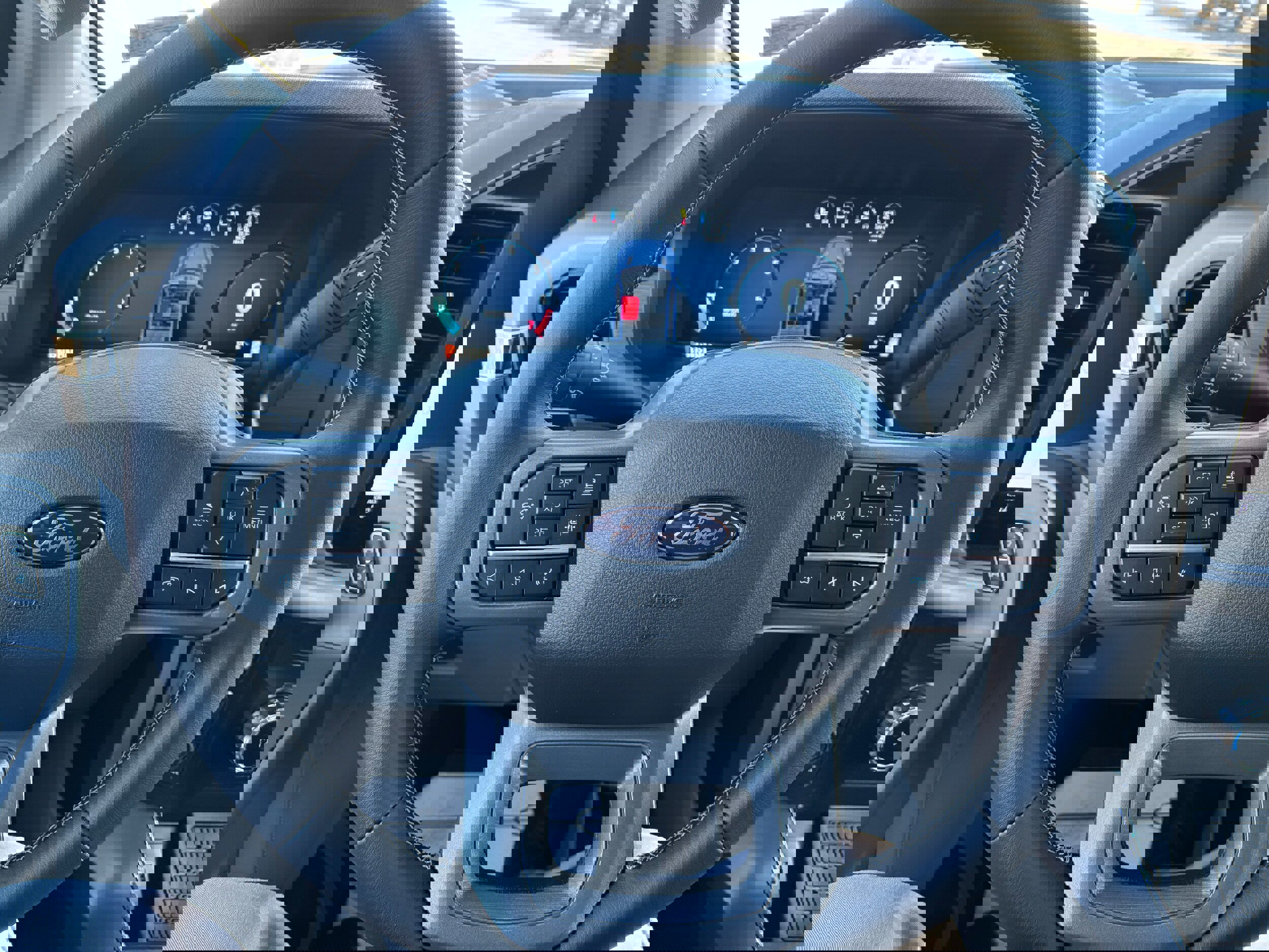 New 2025 Ford F150 XLT w/ Equipment Group 302A MID image 9