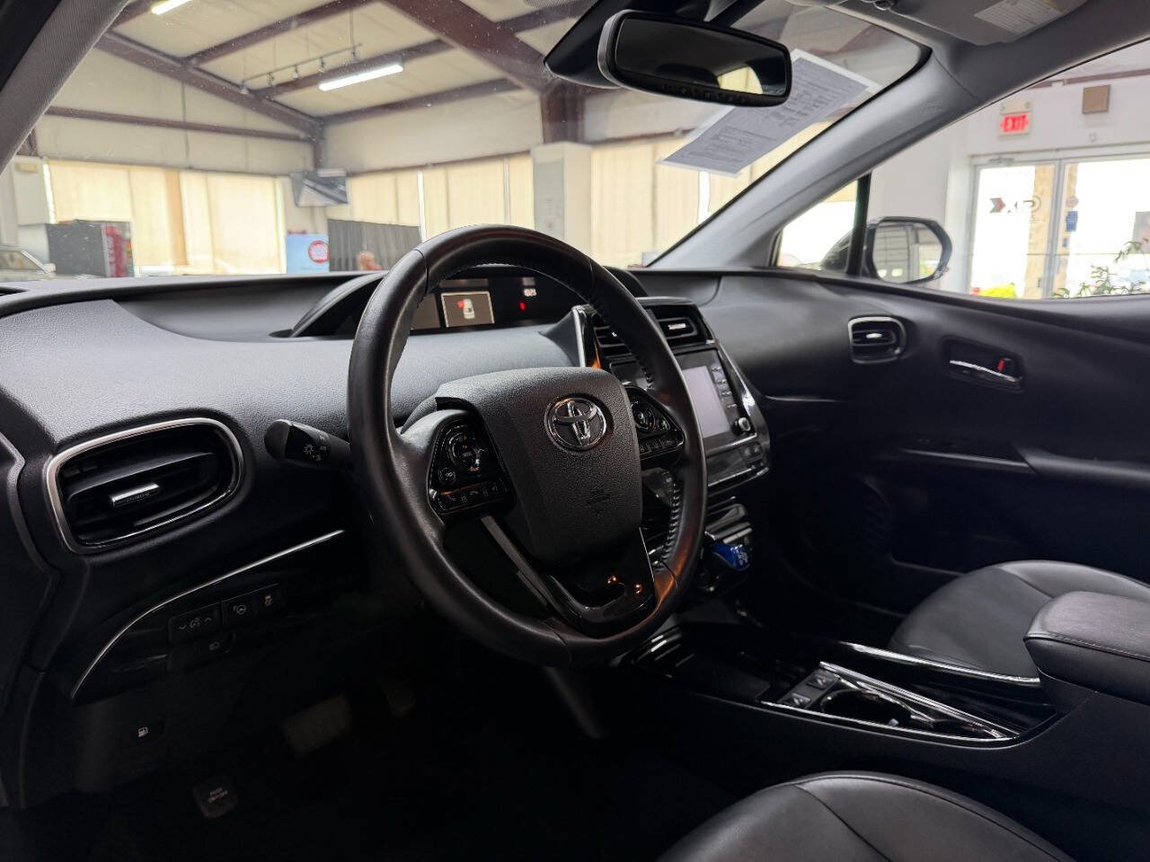 Used 2020 Toyota Prius XLE FWD image 18