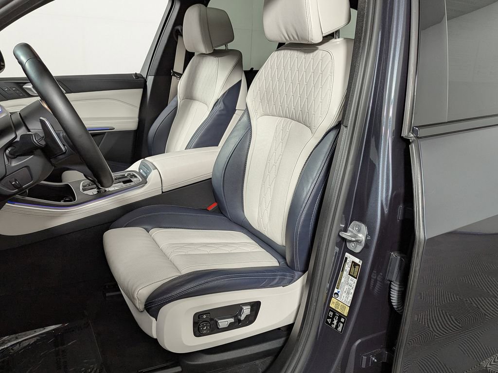 Used 2021 BMW X5 xDrive40i w/ M Sport Package image 17