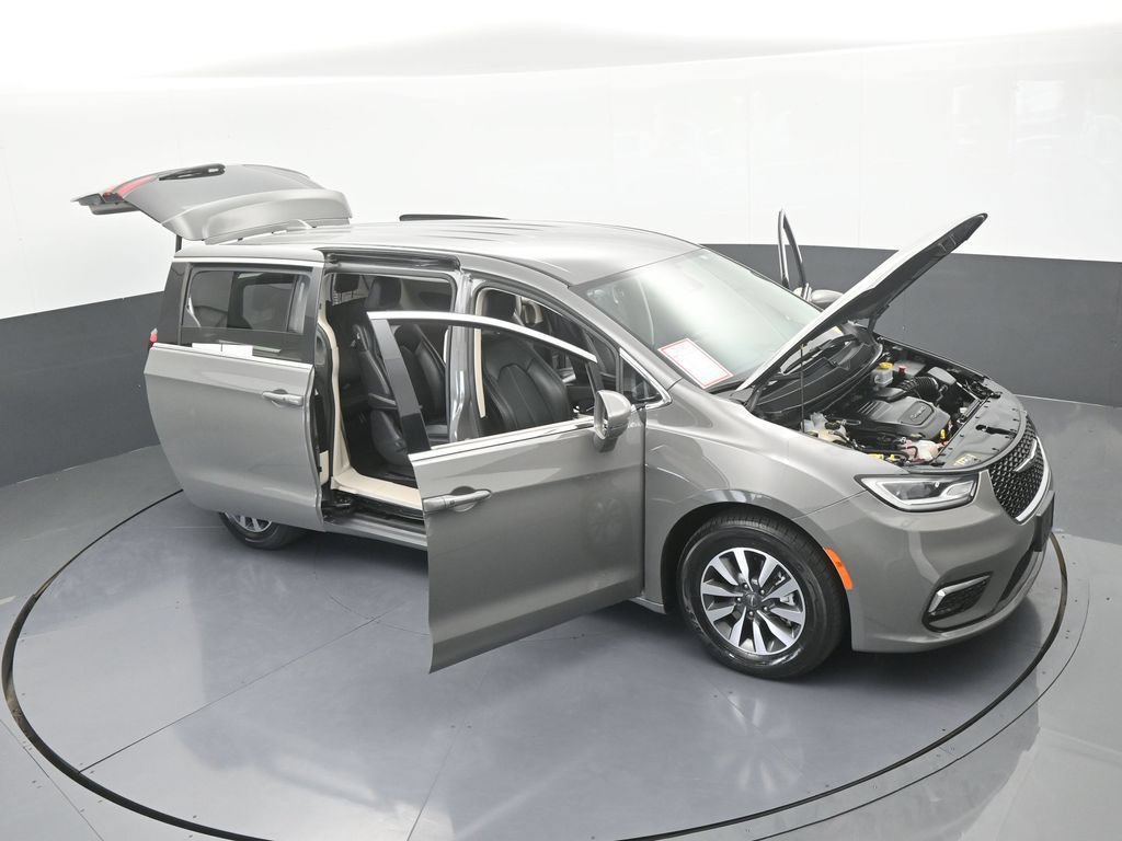 Used 2022 Chrysler Pacifica Touring-L FWD image 74