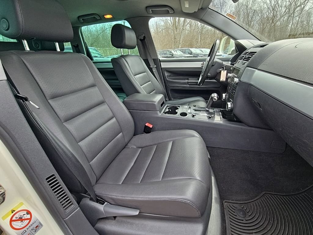 Used 2008 Volkswagen Touareg VR6 image 16