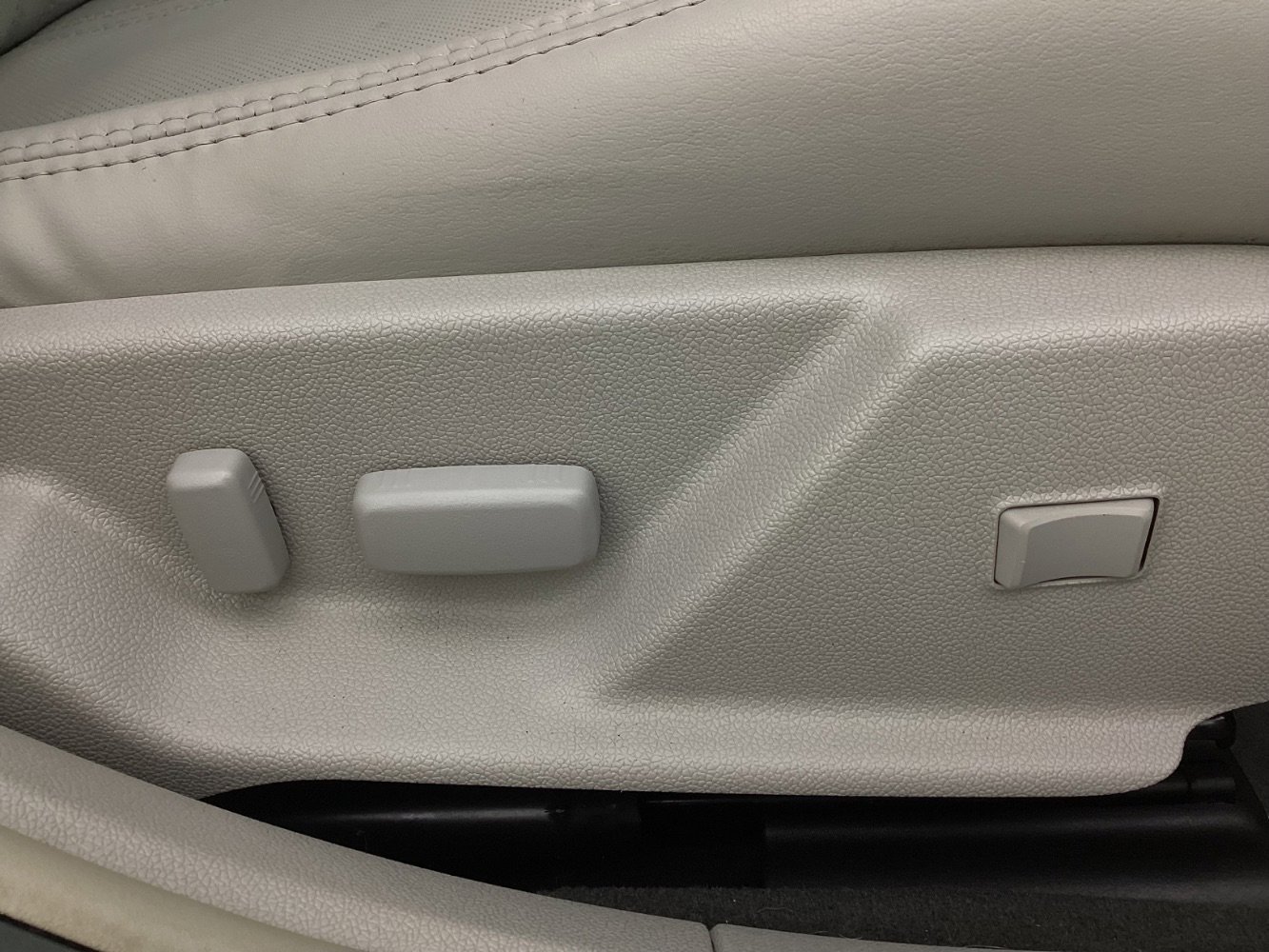 Used 2011 Cadillac CTS Premium image 41