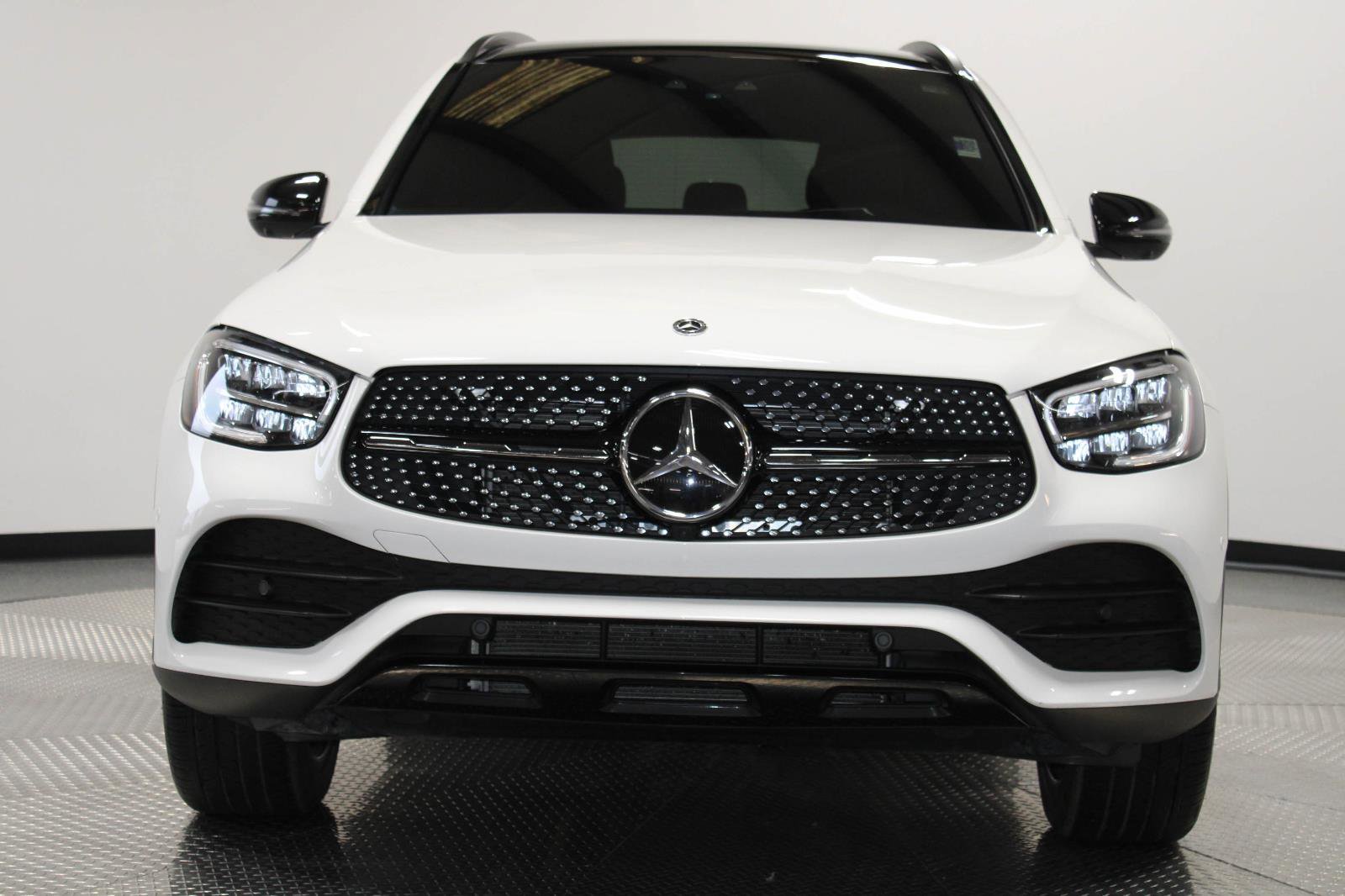 Used 2022 Mercedes-Benz GLC 300 4MATIC image 2