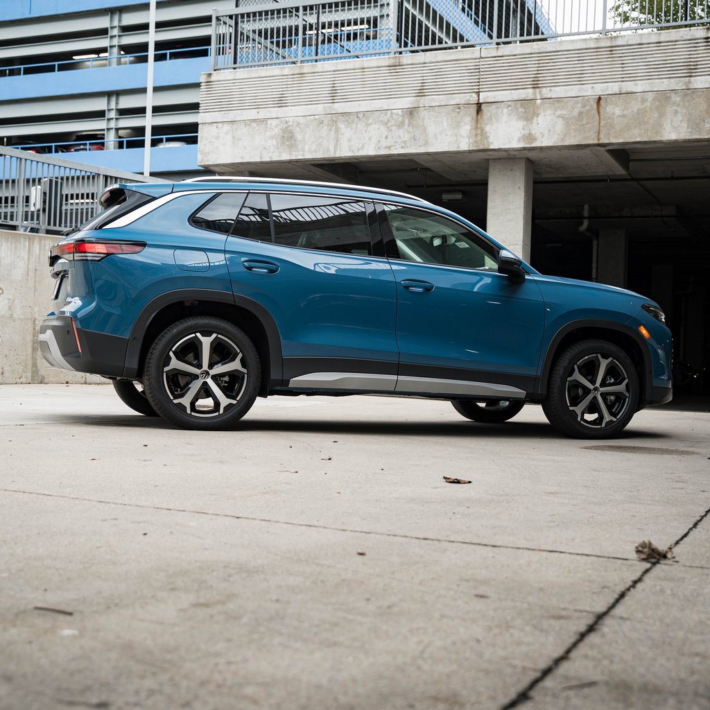 New 2025 Volkswagen Tiguan SE image 7