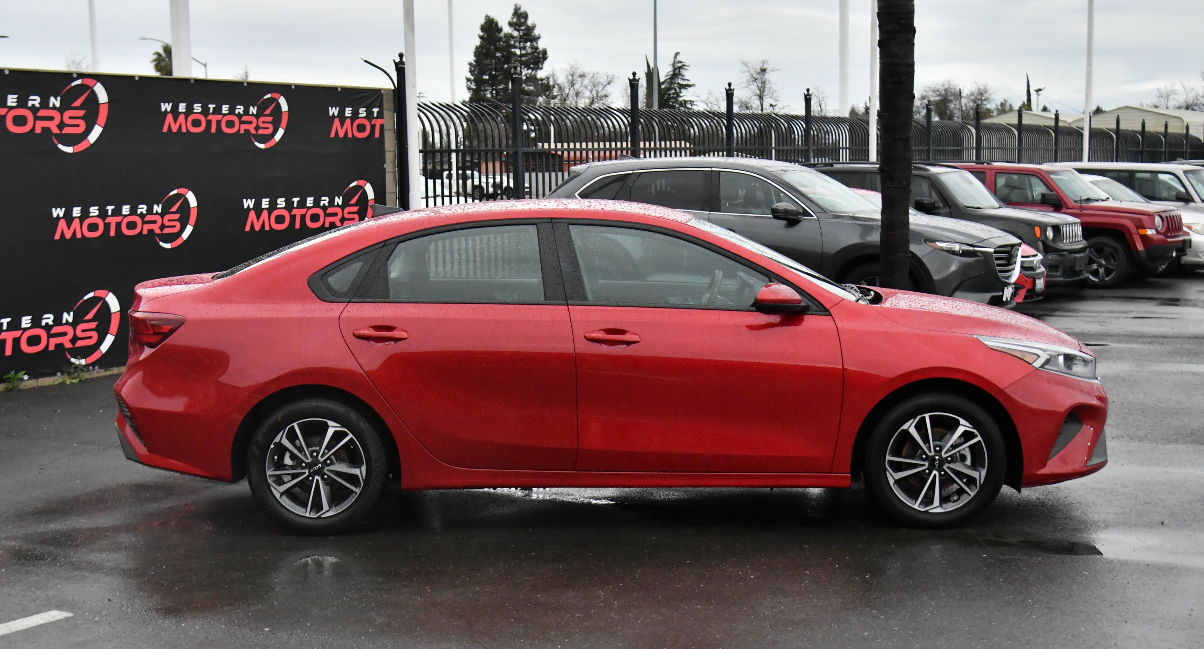Used 2024 Kia Forte LXS image 9