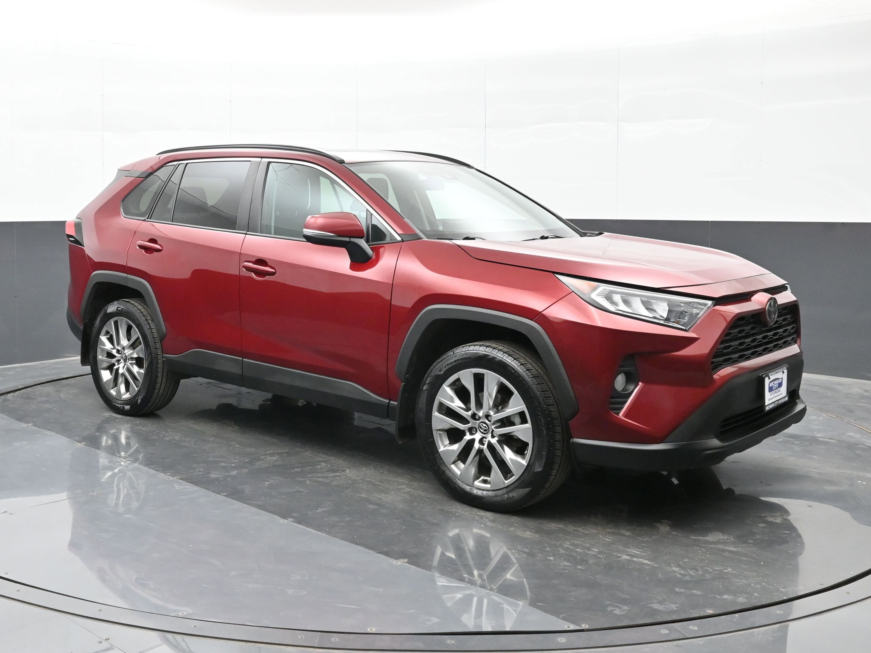 Used 2021 Toyota RAV4 XLE Premium image 6