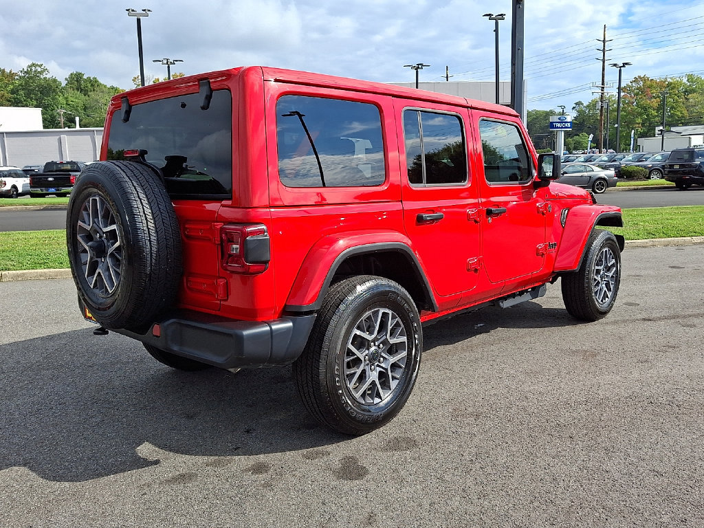 Certified 2026 Jeep Wrangler Unlimited Sahara AWD/4WD image 6