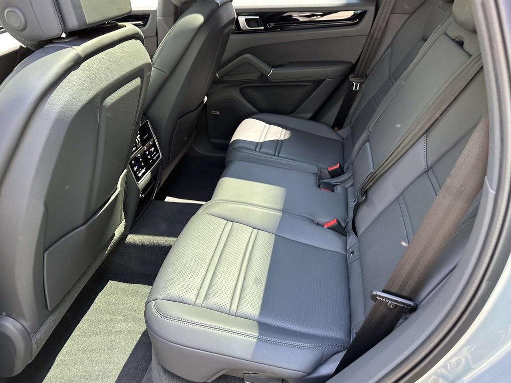 Used 2020 Porsche Cayenne AWD/4WD image 13