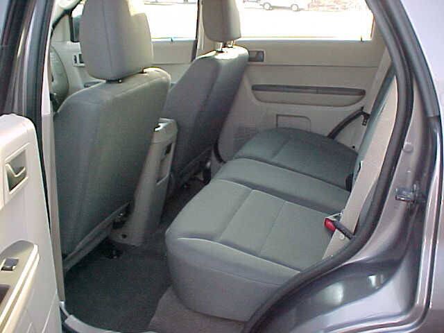 Used 2011 Ford Escape XLS w/ 102A Rapid Spec Order Code FWD image 23