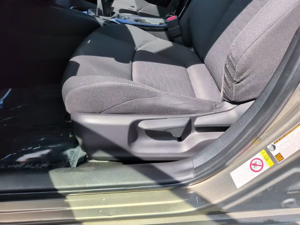 Used 2020 Toyota Corolla SE FWD image 18