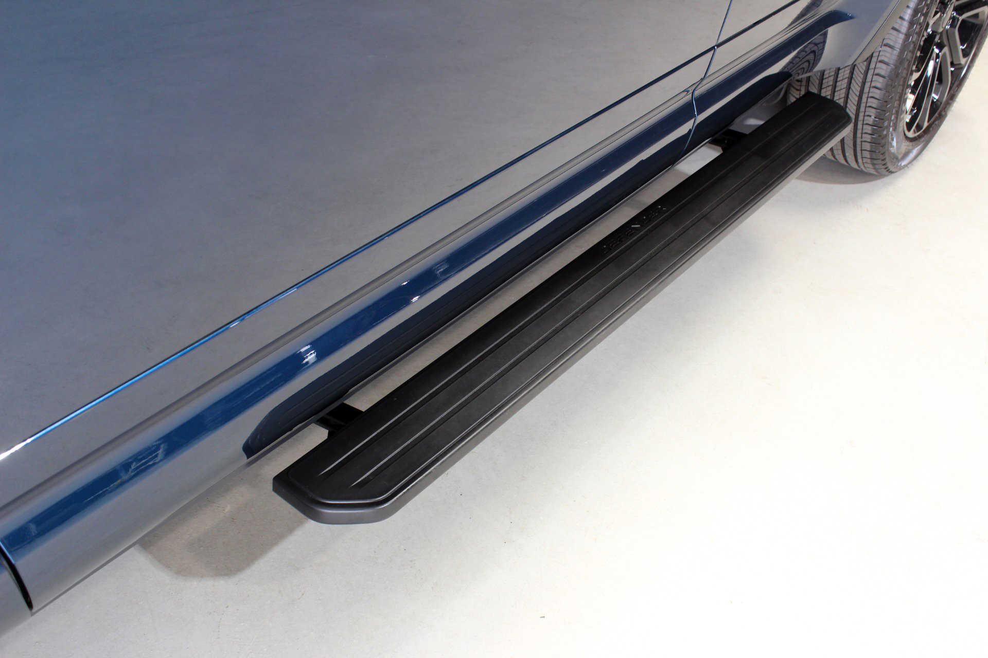 Used 2026 Land Rover Defender 110 image 25